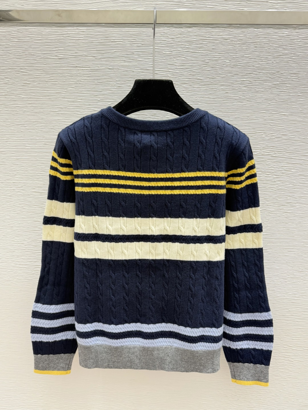 🆕M家🆕  早秋新款 撞色条纹圆领针织长袖开衫 颜色：蓝色 宝蓝 尺码：36.38.40
