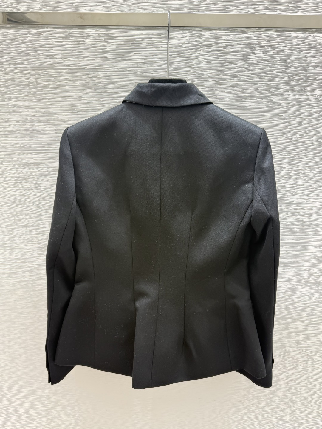 🆕D家🆕  早秋新款 纯色简约翻领长袖开衫 颜色：黑色 尺码：36.38.40