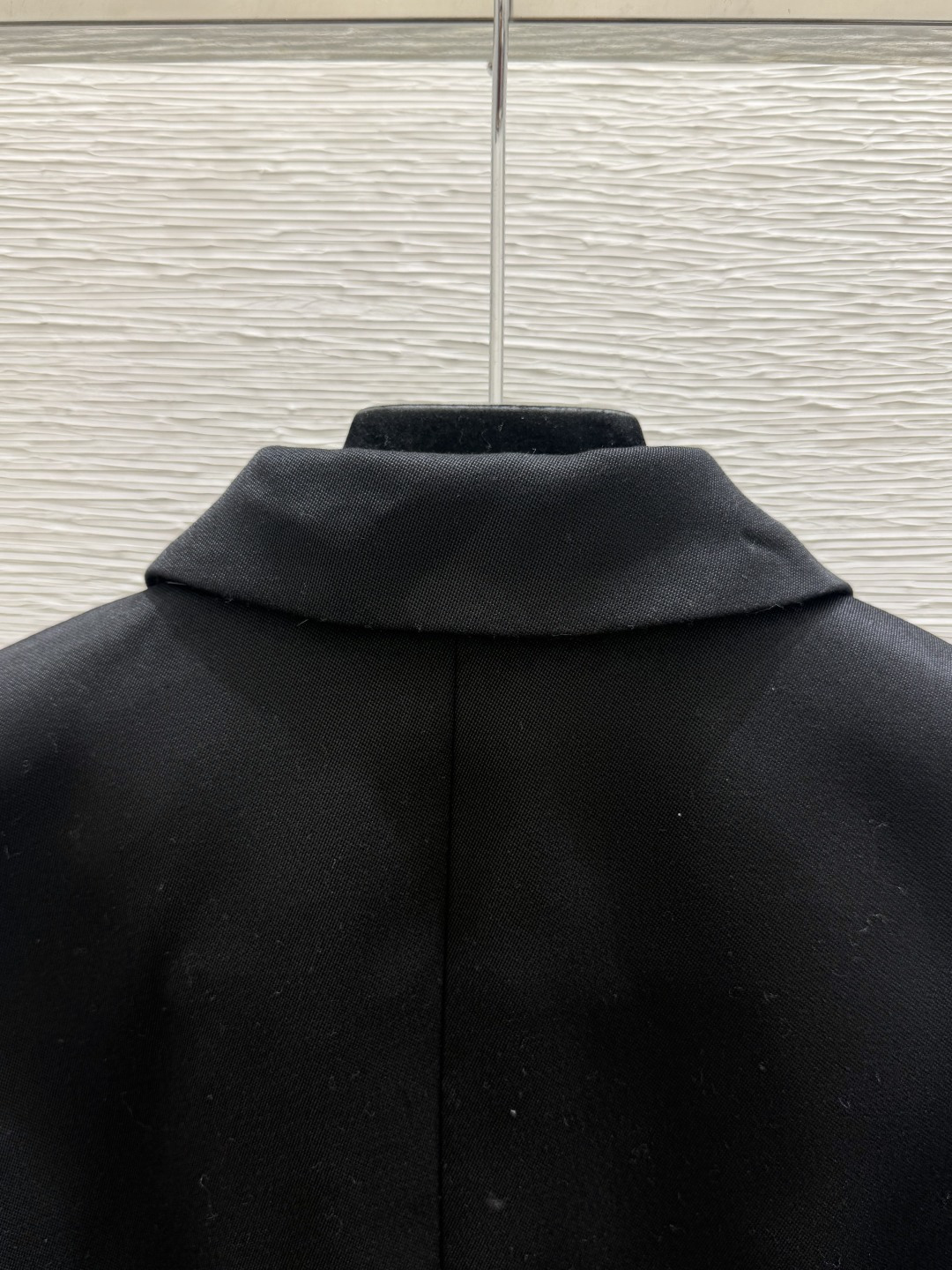 🆕D家🆕  早秋新款 纯色简约翻领长袖开衫 颜色：黑色 尺码：36.38.40