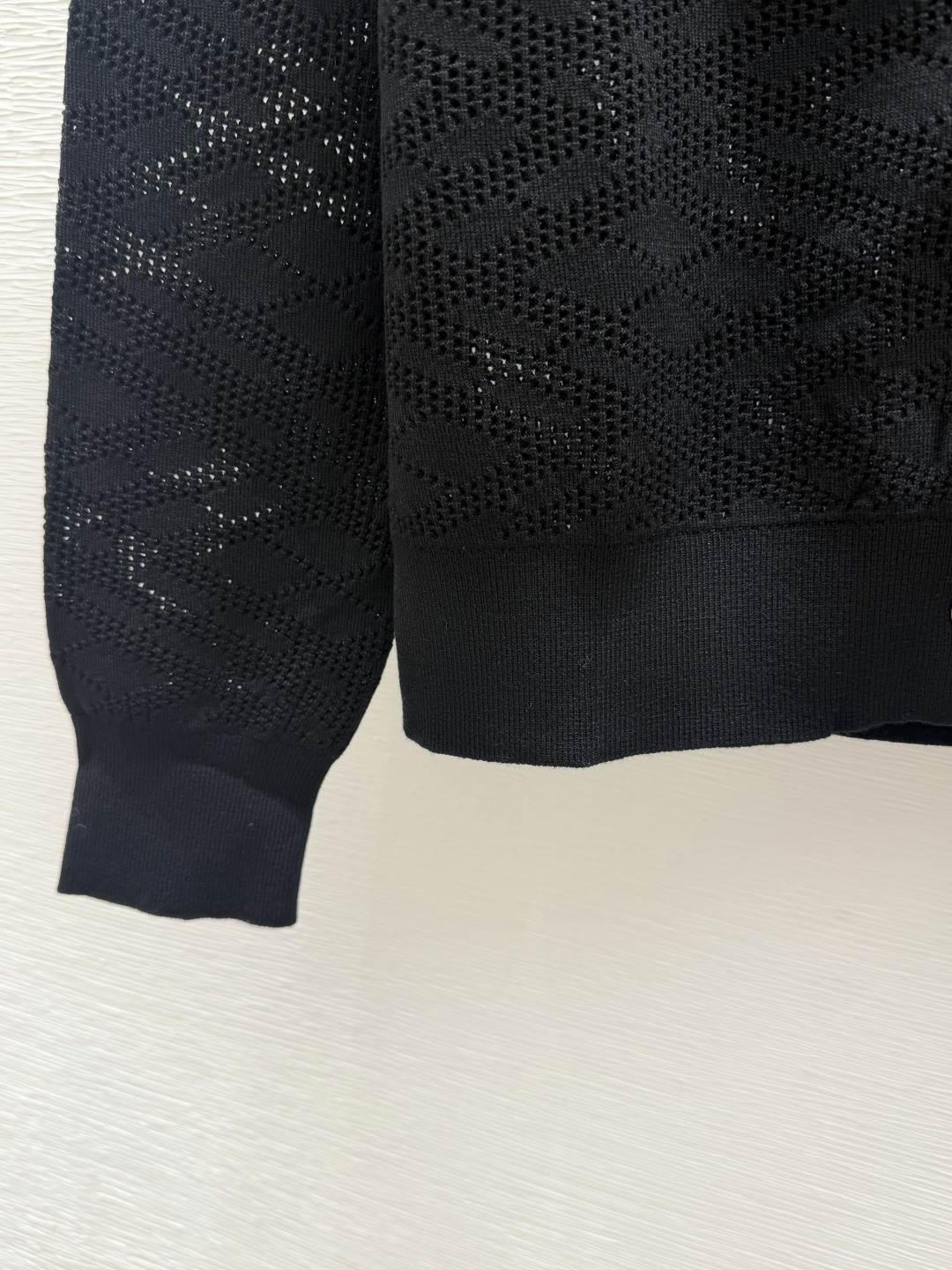 🆕BU家🆕  春夏新款 纯色简约圆领针织长袖开衫 颜色：黑色 尺码：36.38.40