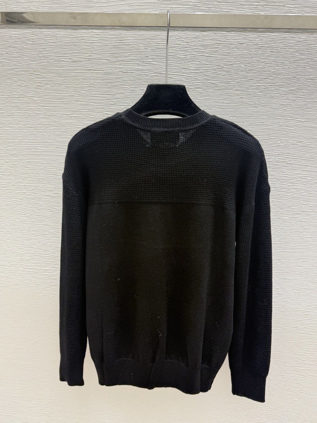 🆕HE家🆕  春夏新款 纯色简约圆领针织长袖 颜色：白色 黑色 尺码：36.38.40