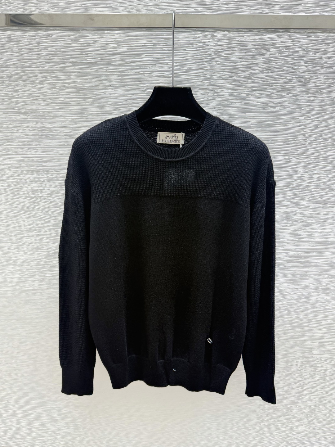 🆕HE家🆕  春夏新款 纯色简约圆领针织长袖 颜色：白色 黑色 尺码：36.38.40