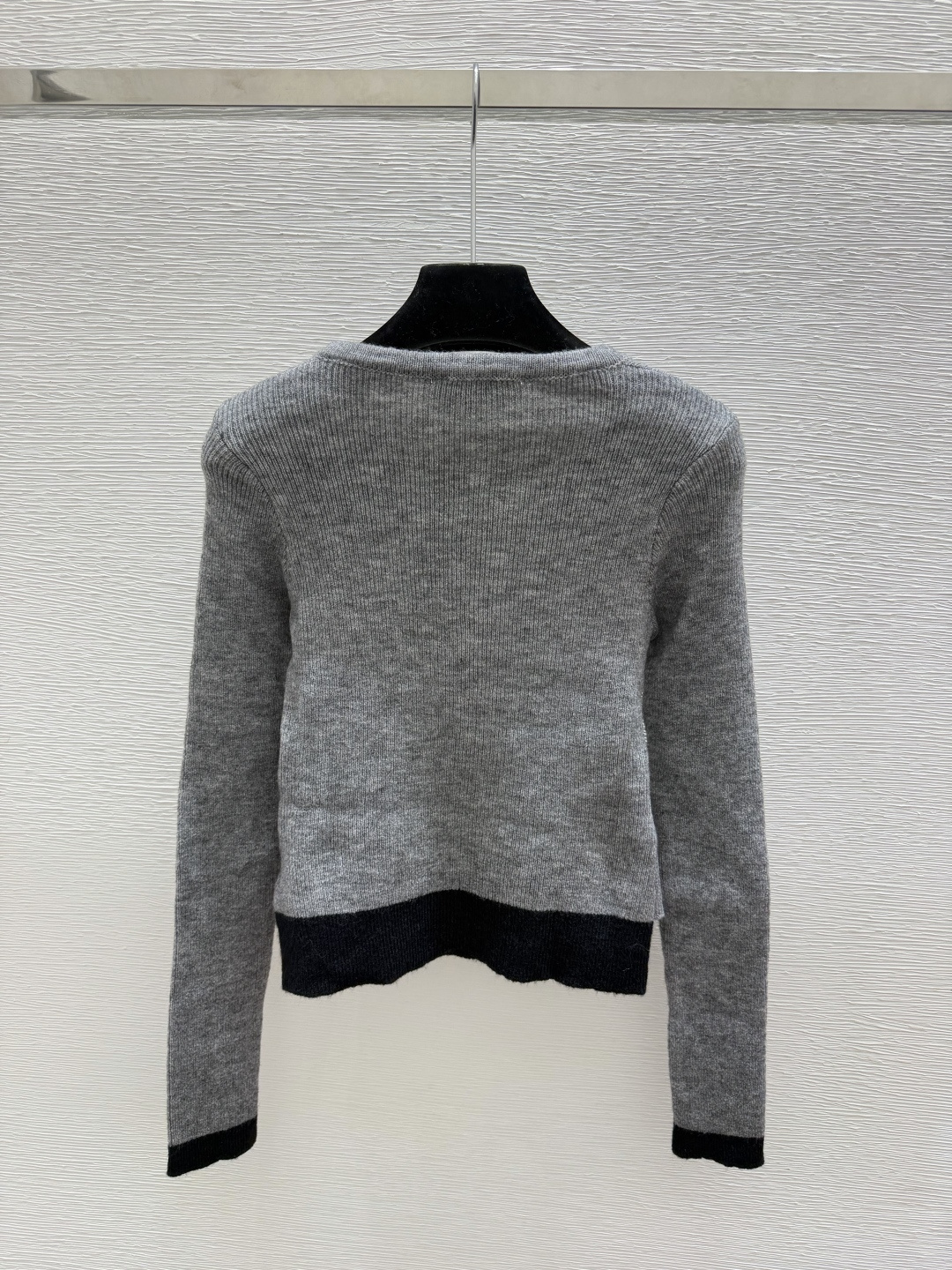 🆕M家🆕  早秋新款 撞色假两件圆领针织长袖开衫 颜色：灰色 尺码：36.38.40