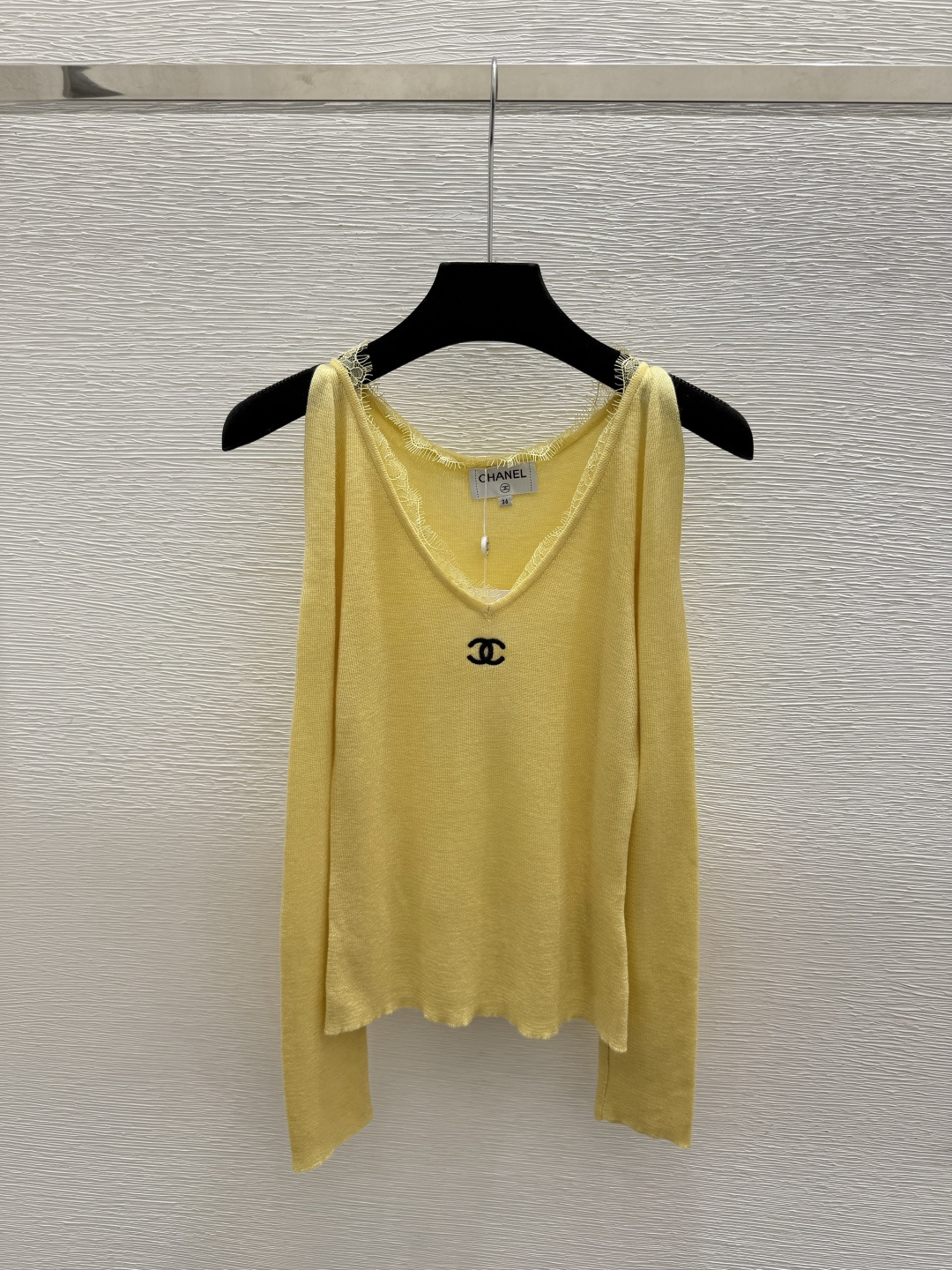 🆕CH家🆕  早秋新款 纯色简约针织长袖 颜色：黄色 杏色 白色 尺码：36.38.40