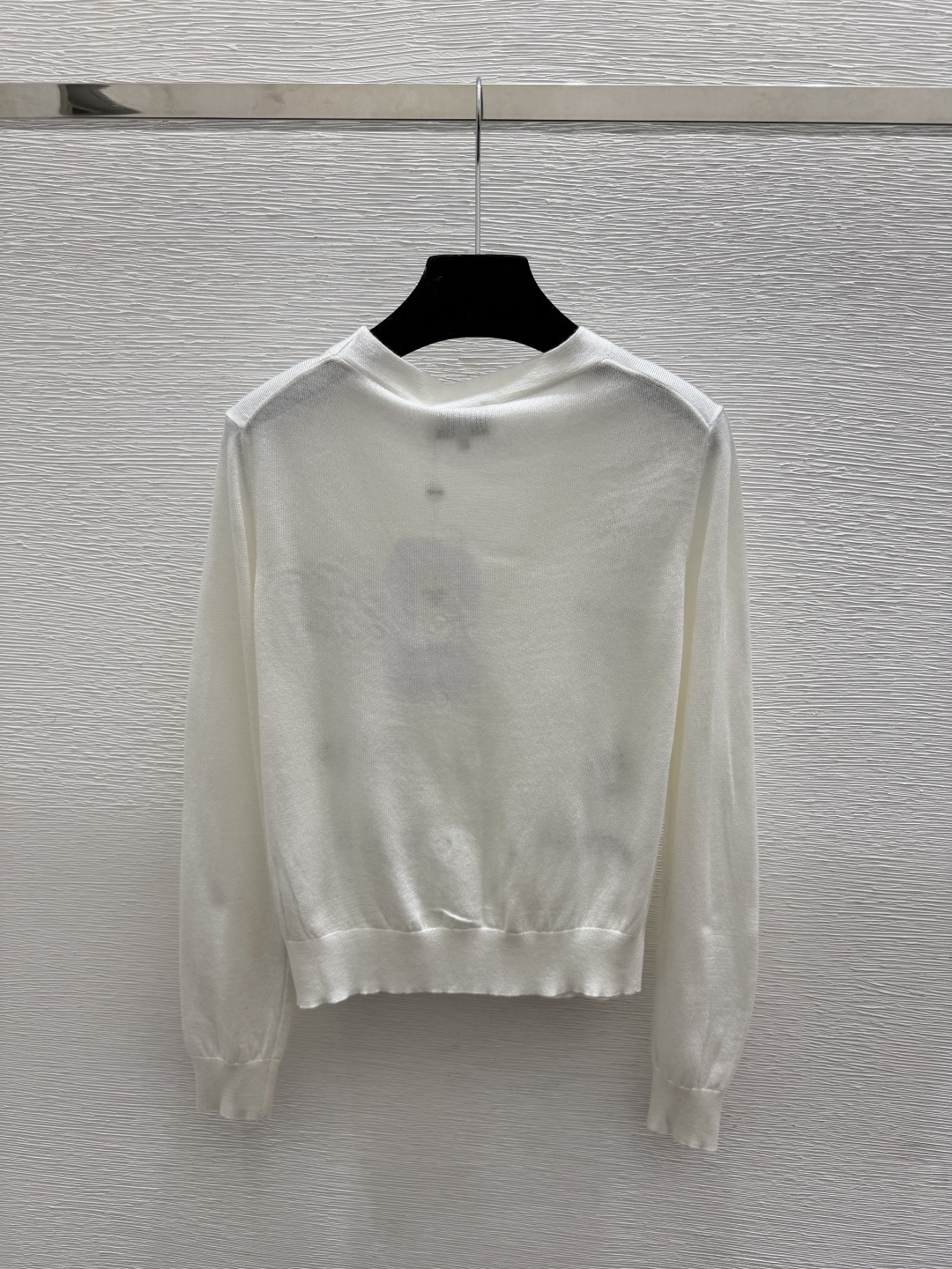 🆕CH家🆕  早秋新款 撞色大象V领针织长袖开衫 颜色：白色 宝蓝 尺码：36.38.40