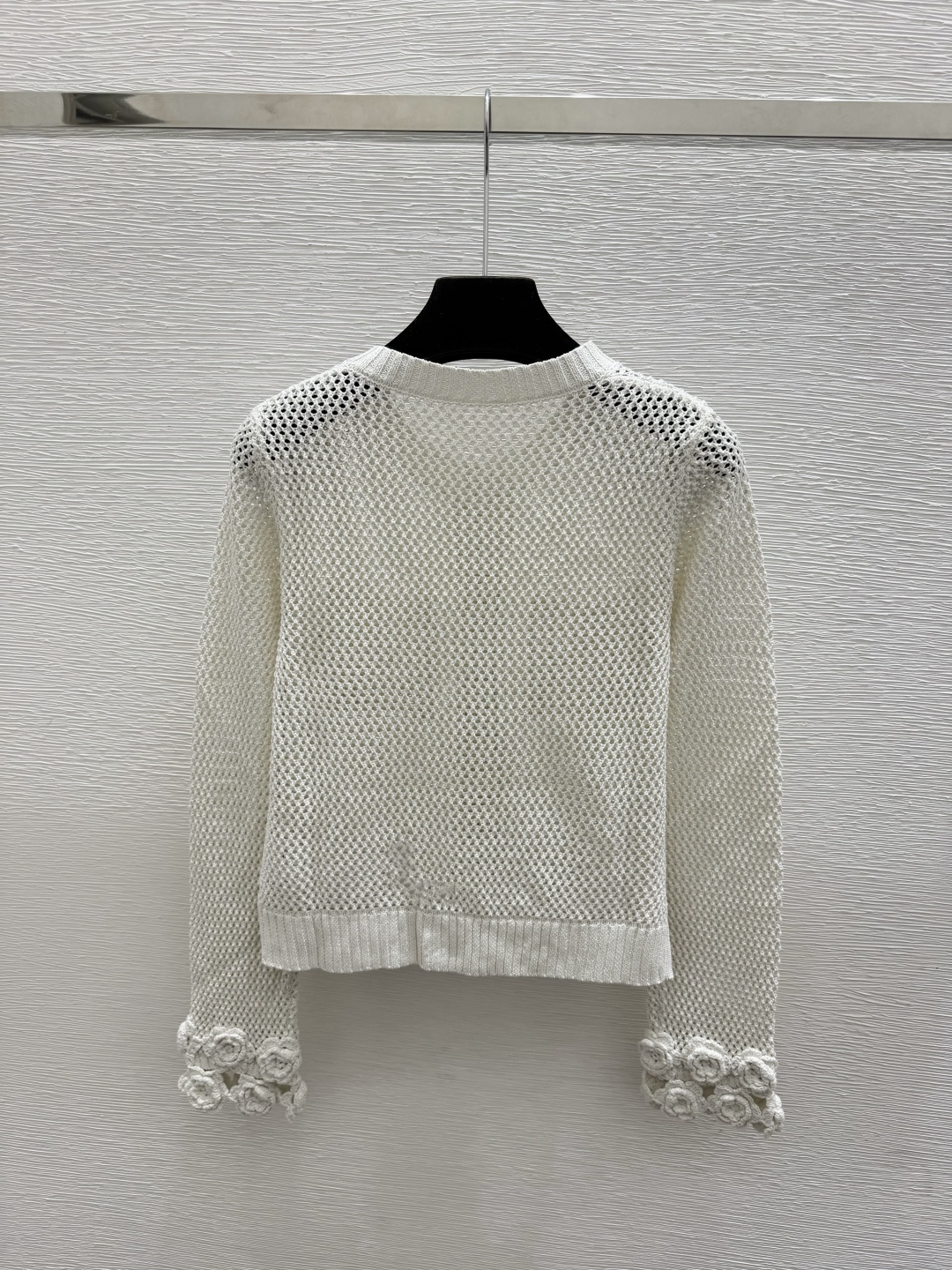 🆕CH家🆕  早秋新款 纯色简约圆领针织长袖开衫 颜色：白色 尺码：36.38.40
