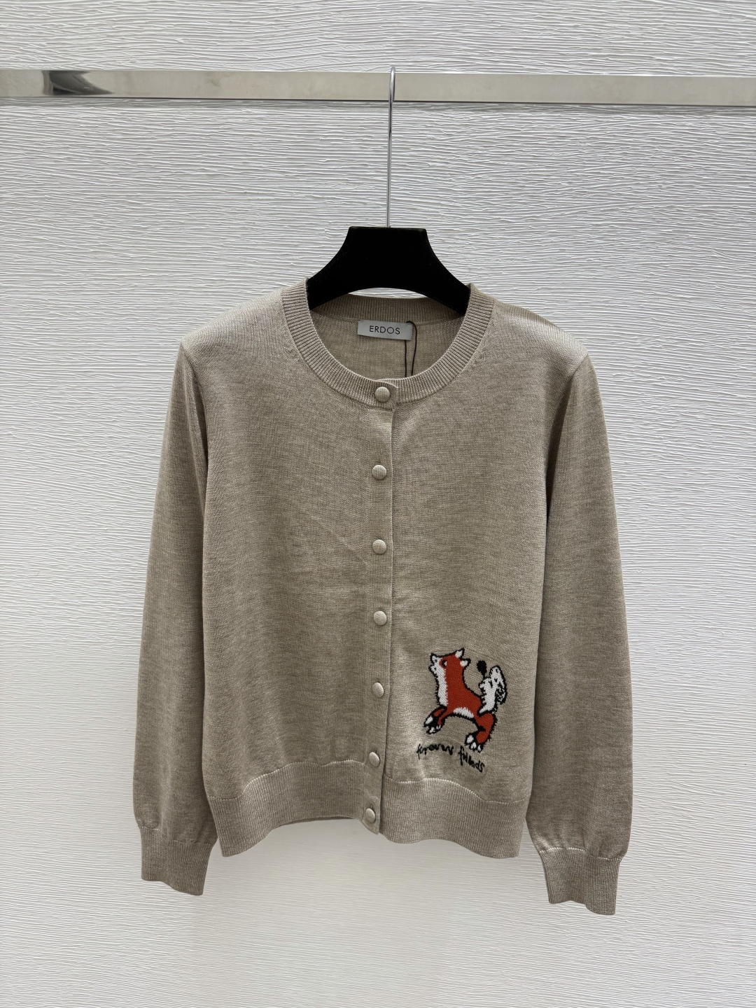 🆕ER家🆕  早秋新款 撞色狐狸圆领针织长袖开衫 颜色：白色 燕麦 宝蓝 尺码：36.38.40