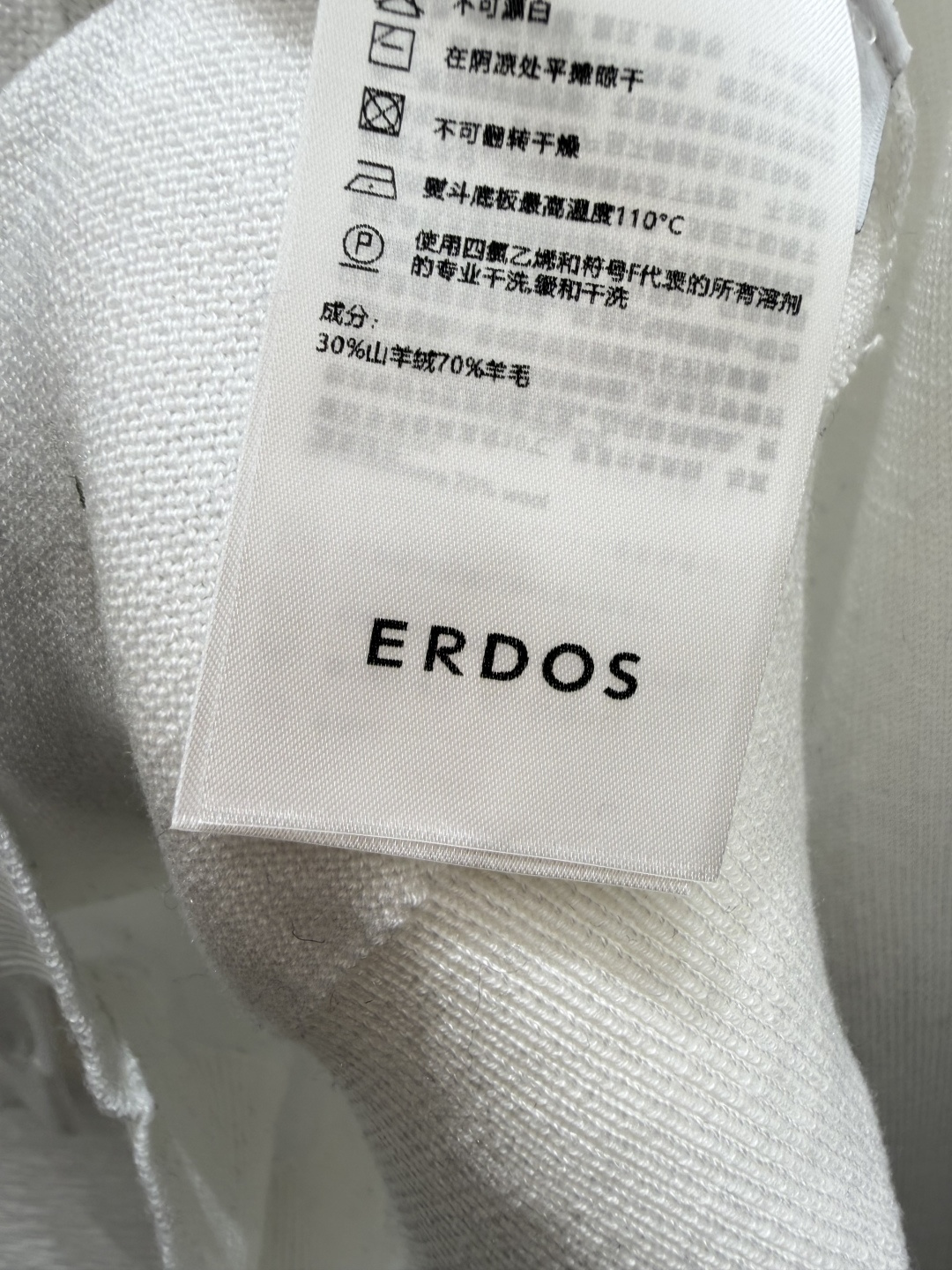 🆕ER家🆕  早秋新款 撞色狐狸圆领针织长袖开衫 颜色：白色 燕麦 宝蓝 尺码：36.38.40
