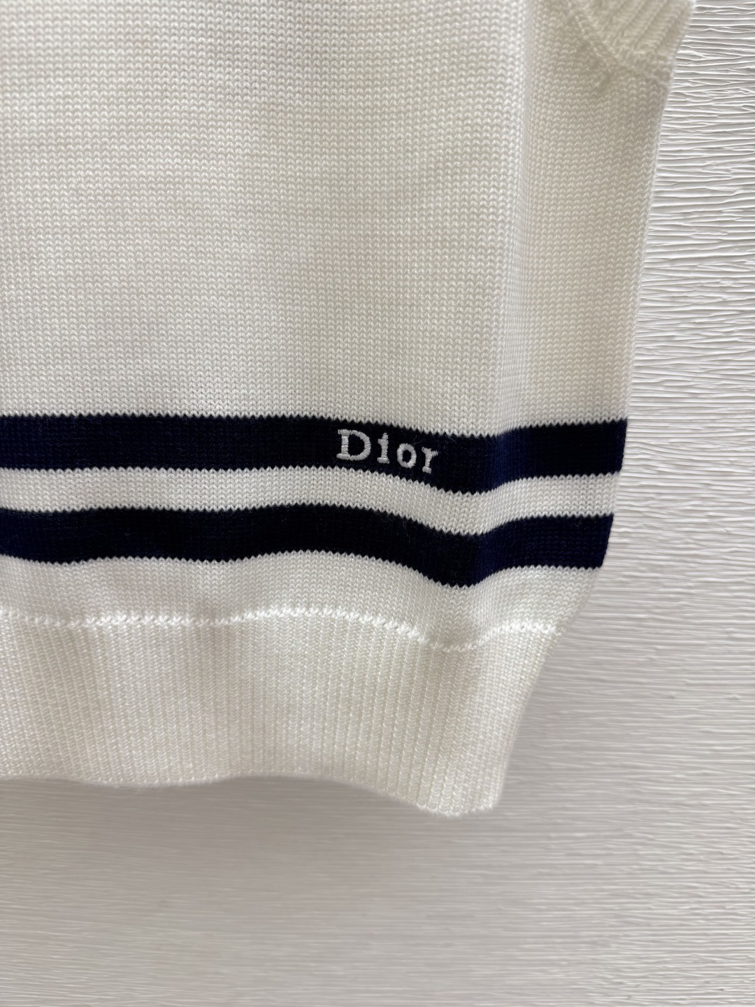 🆕D家🆕  春夏新款 撞色条纹圆领针织背心 颜色：白色 宝蓝 尺码：36.38.40