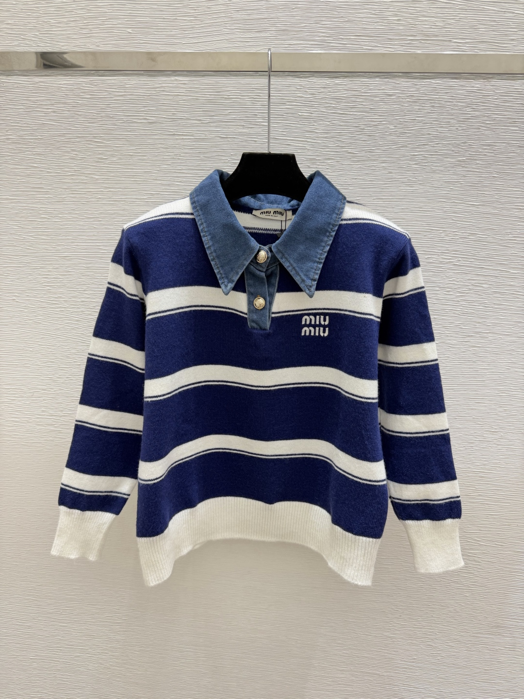 🆕M家🆕  早秋新款 撞色条纹翻领针织长袖 颜色：白色 蓝色 尺码：36.38.40
