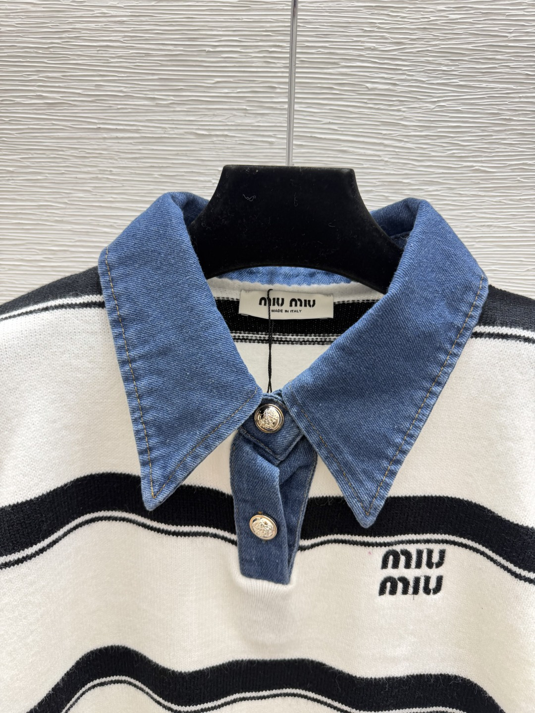 🆕M家🆕  早秋新款 撞色条纹翻领针织长袖 颜色：白色 蓝色 尺码：36.38.40
