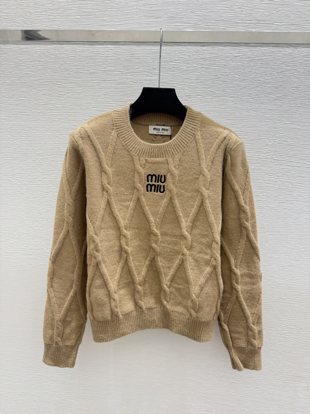 🆕M家🆕  早秋新款 纯色菱格圆领针织长袖 颜色：卡其 白色 灰色 宝蓝 尺码：36.38.40