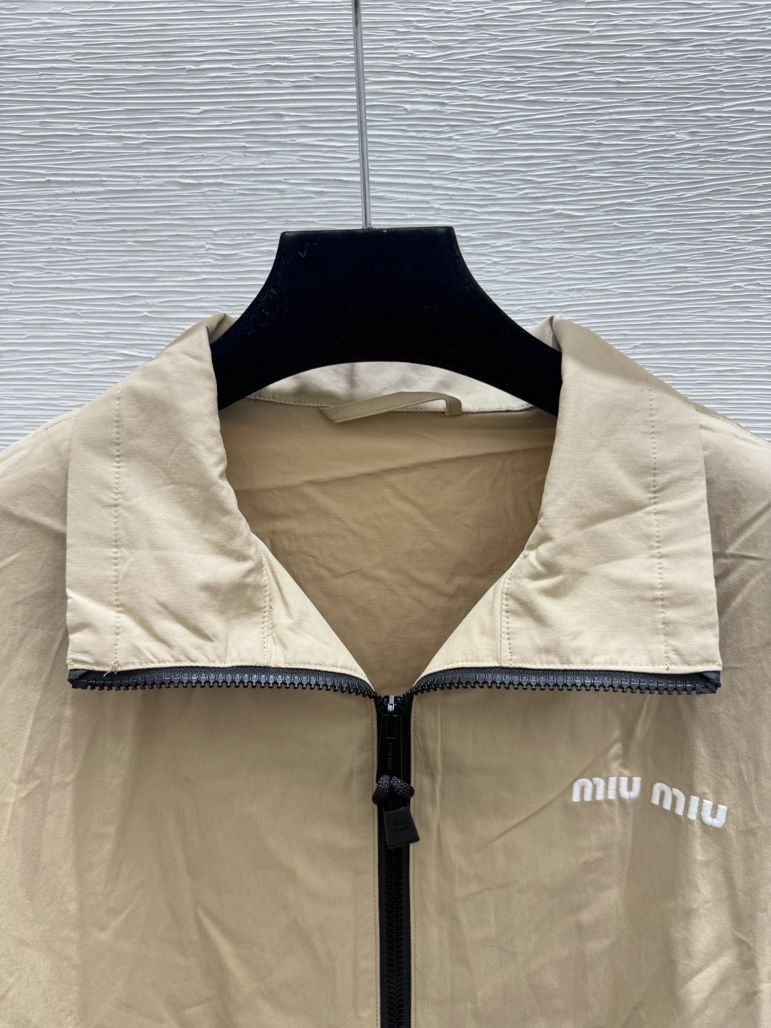 🆕M家🆕  早秋新款 纯色简约翻领长袖开衫 颜色：卡其 尺码：36.38.40