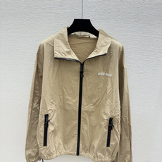 🆕M家🆕 早秋新款 纯色简约翻领长袖开衫 颜色:卡其 尺码:36.38.40 🆕M家🆕 早秋新款 纯色简约翻领长袖开衫 颜色:卡其 尺码:36.38.40