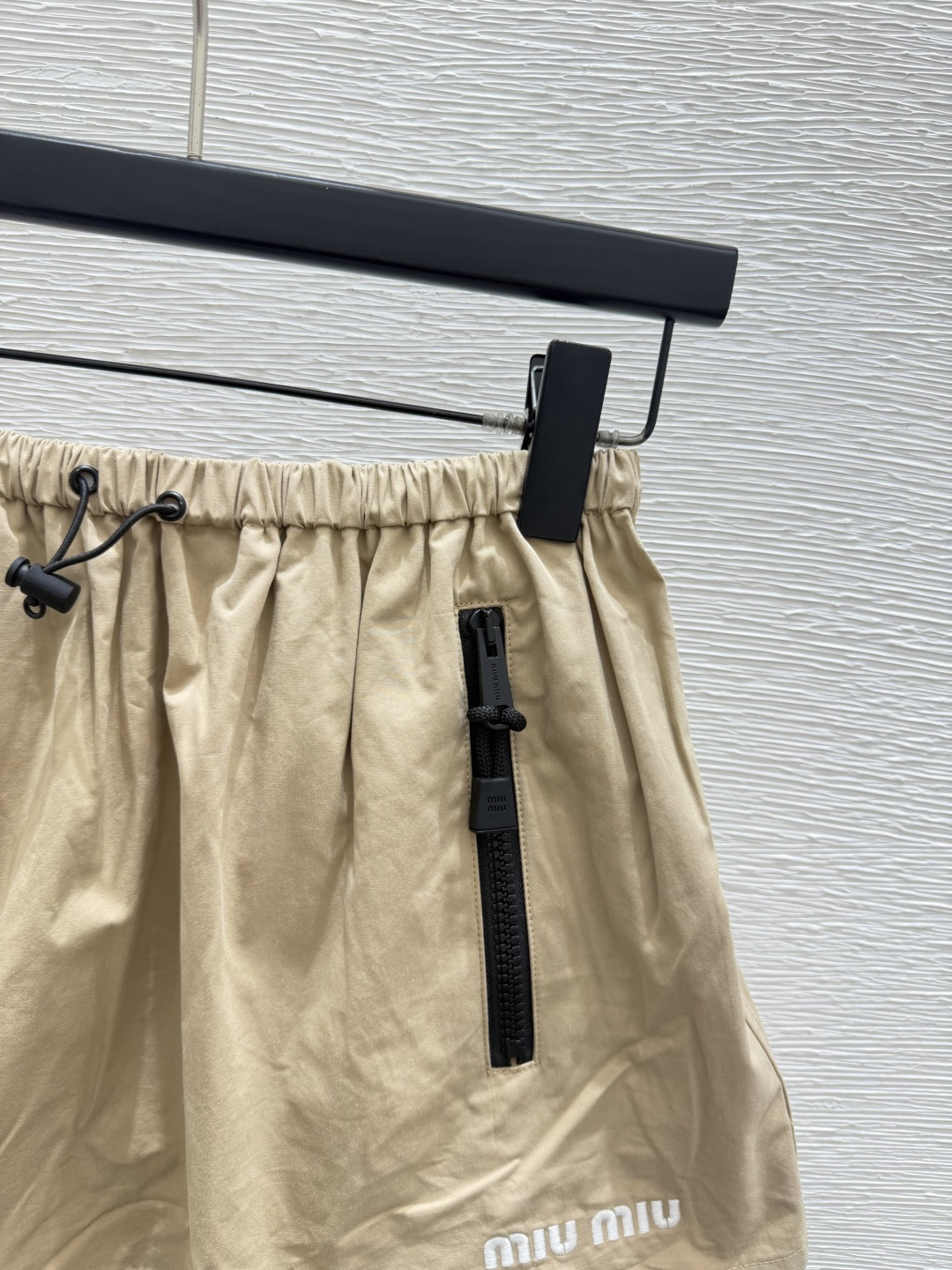 🆕M家🆕  早秋新款 纯色简约半裙 颜色：卡其 尺码：36.38.40