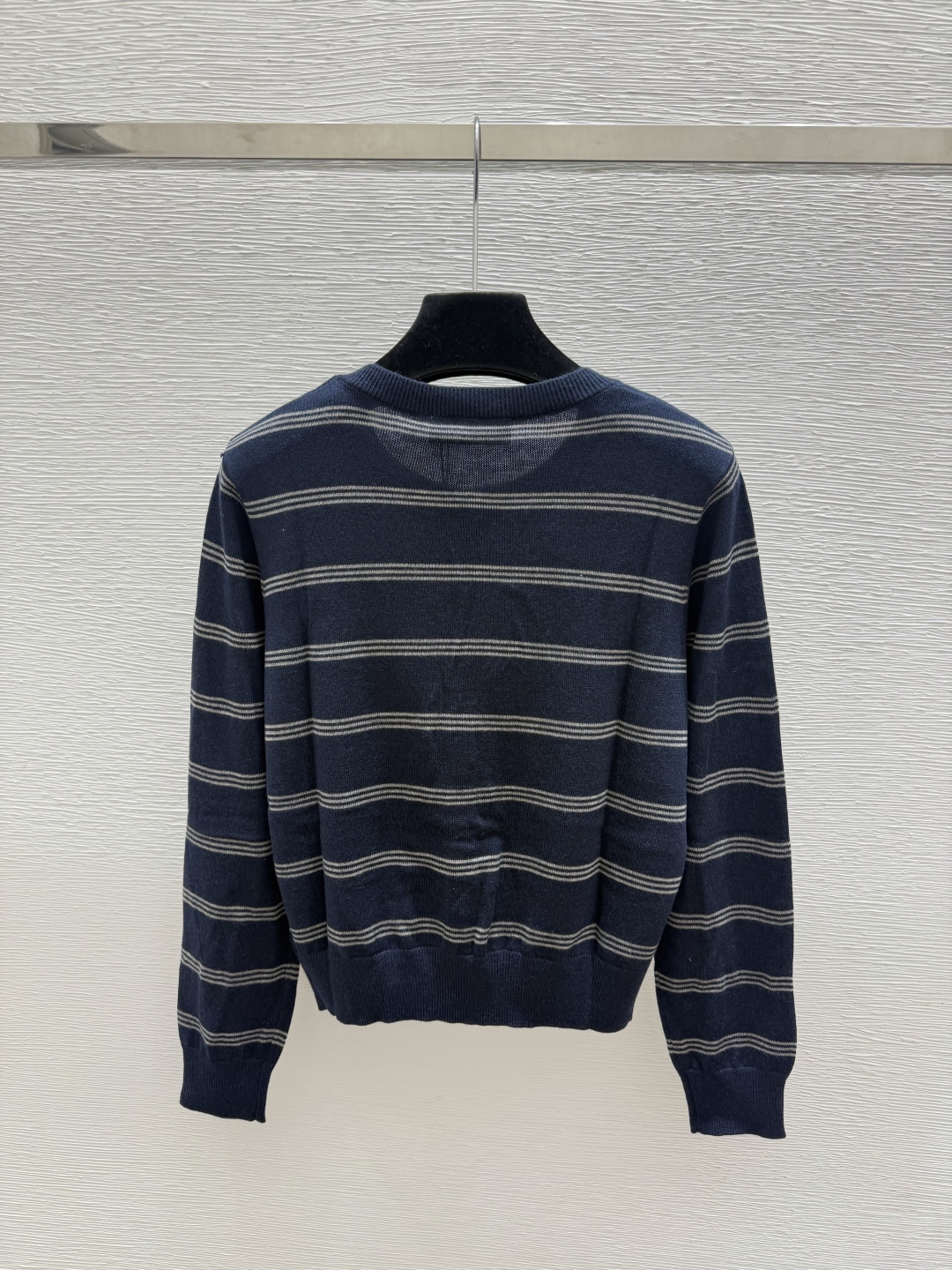 🆕M家🆕  早秋新款 撞色条纹圆领针织长袖开衫 颜色：宝蓝 黑色 尺码：36.38.40