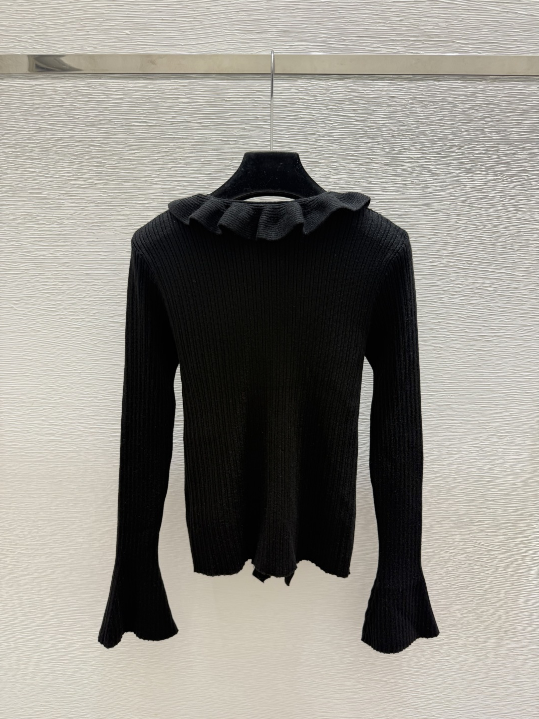 🆕CH家🆕  早秋新款 撞色荷叶边V领针织长袖 颜色：咖啡 黑色 尺码：36.38.40