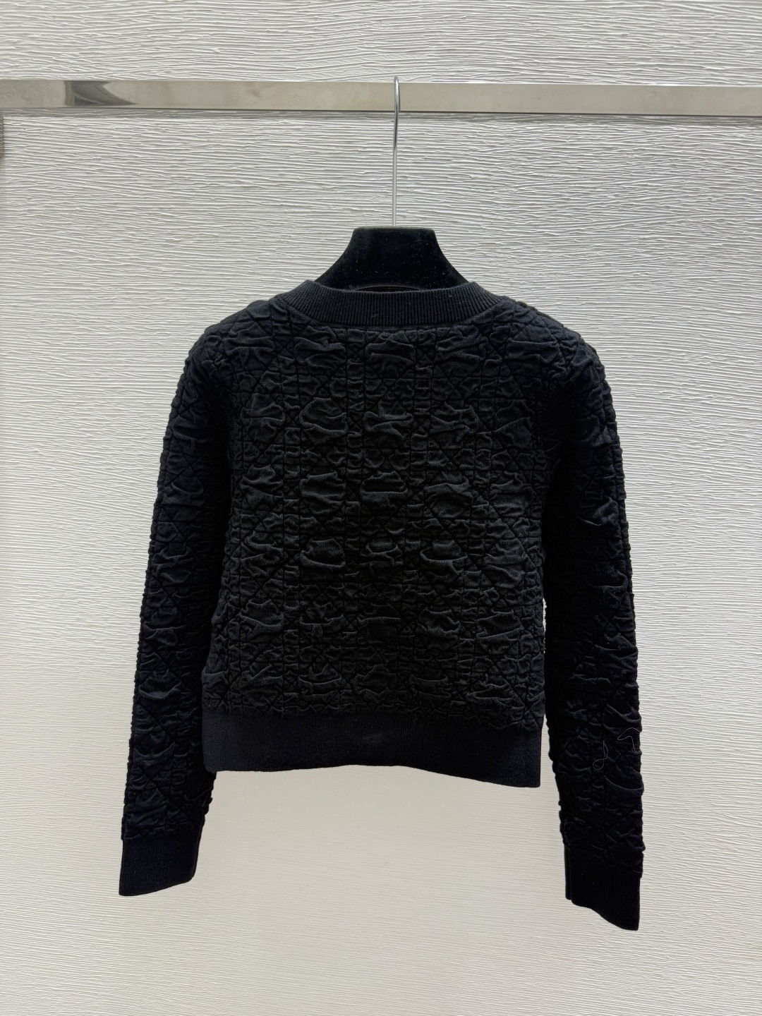 🆕D家🆕  早秋新款 纯色简约圆领针织长袖开衫 颜色：黑色 白色 尺码：36.38.40