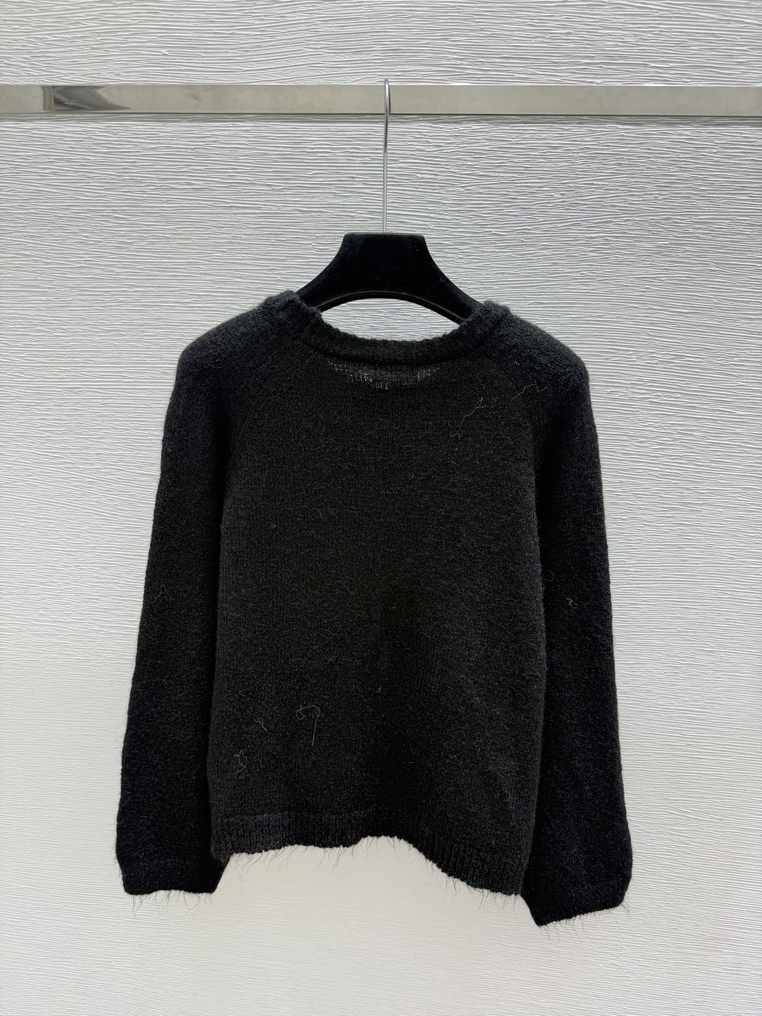 🆕CH家🆕  早秋新款 撞色花卉圆领针织长袖 颜色：黑色 白色 尺码：36.38.40