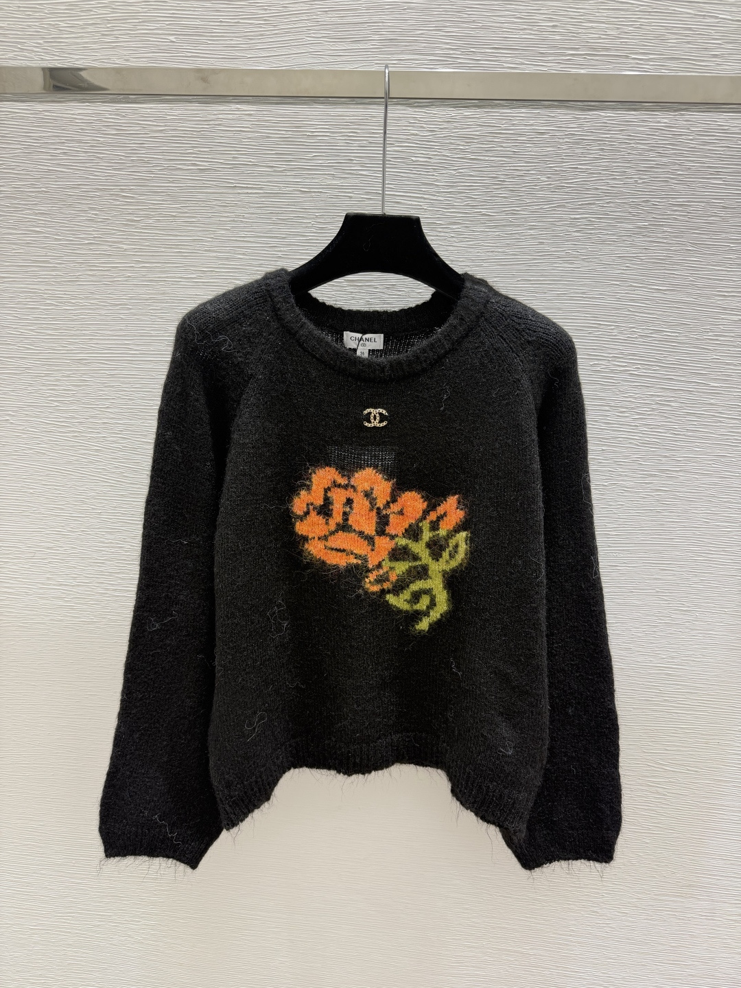 🆕CH家🆕  早秋新款 撞色花卉圆领针织长袖 颜色：黑色 白色 尺码：36.38.40