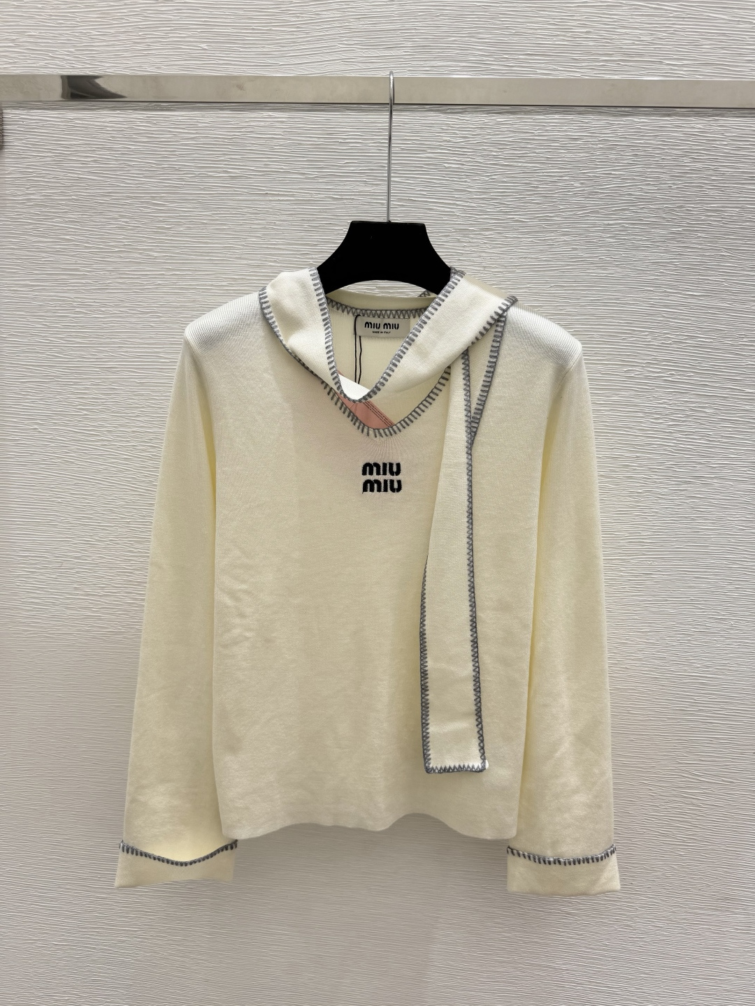 🆕M家🆕  早秋新款 纯色简约圆领针织长袖 颜色：杏色 灰色 尺码：36.38.40