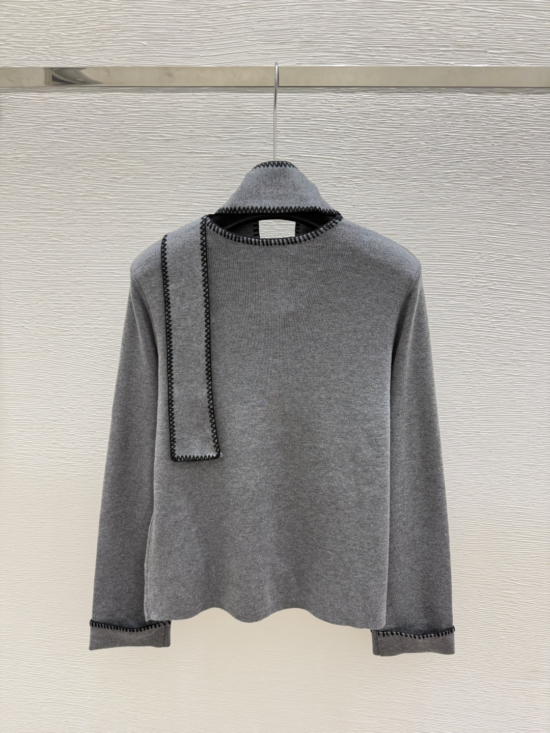 🆕M家🆕  早秋新款 纯色简约圆领针织长袖 颜色：杏色 灰色 尺码：36.38.40