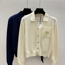 🆕VA家🆕 早秋新款 纯色翻领针织长袖开衫 颜色:杏色 宝蓝 尺码:36.38.40 🆕VA家🆕 早秋新款 纯色翻领针织长袖开衫 颜色:杏色 宝蓝 尺码:36.38.40