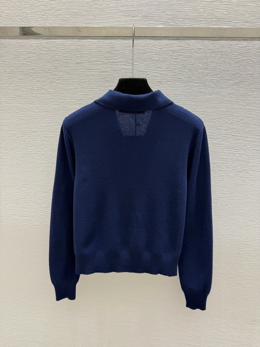 🆕VA家🆕  早秋新款  纯色翻领针织长袖开衫 颜色：杏色 宝蓝 尺码：36.38.40