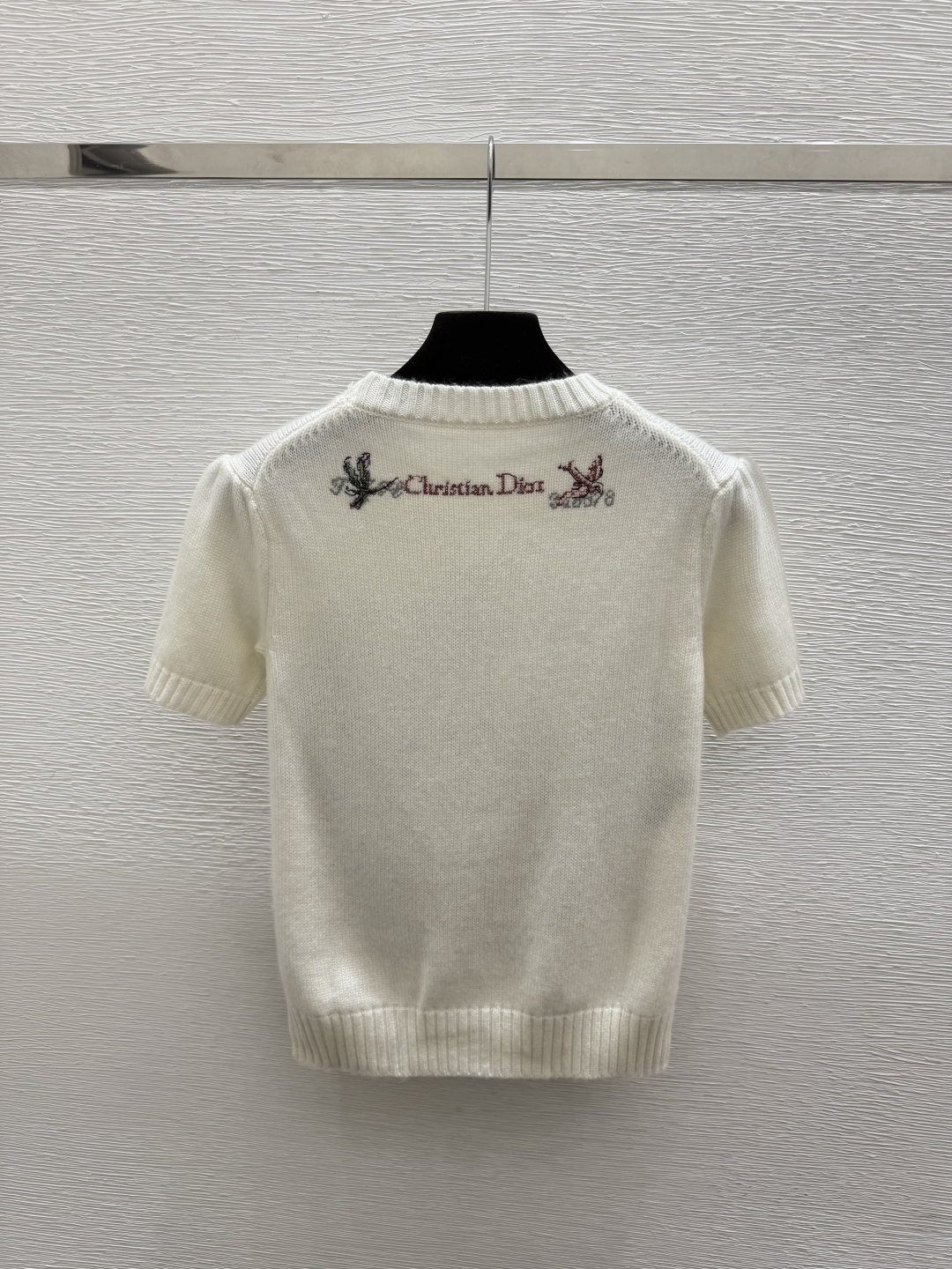 🆕D家🆕  早秋新款  撞色花卉圆领针织短袖 颜色：白色 尺码：36.38.40