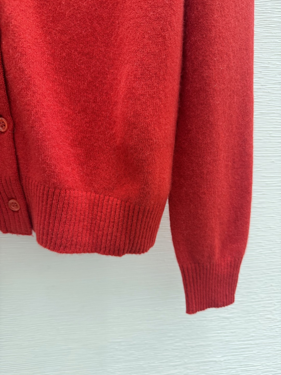 🆕M家🆕  早秋新款  纯色简约圆领针织长袖开衫 颜色：红色 尺码：36.38.40