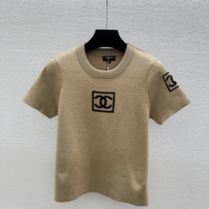 🆕CH家🆕 早秋新款 撞色简约圆领针织短袖 颜色:卡其 尺码:36.38.40 🆕CH家🆕 早秋新款 撞色简约圆领针织短袖 颜色:卡其 尺码:36.38.40