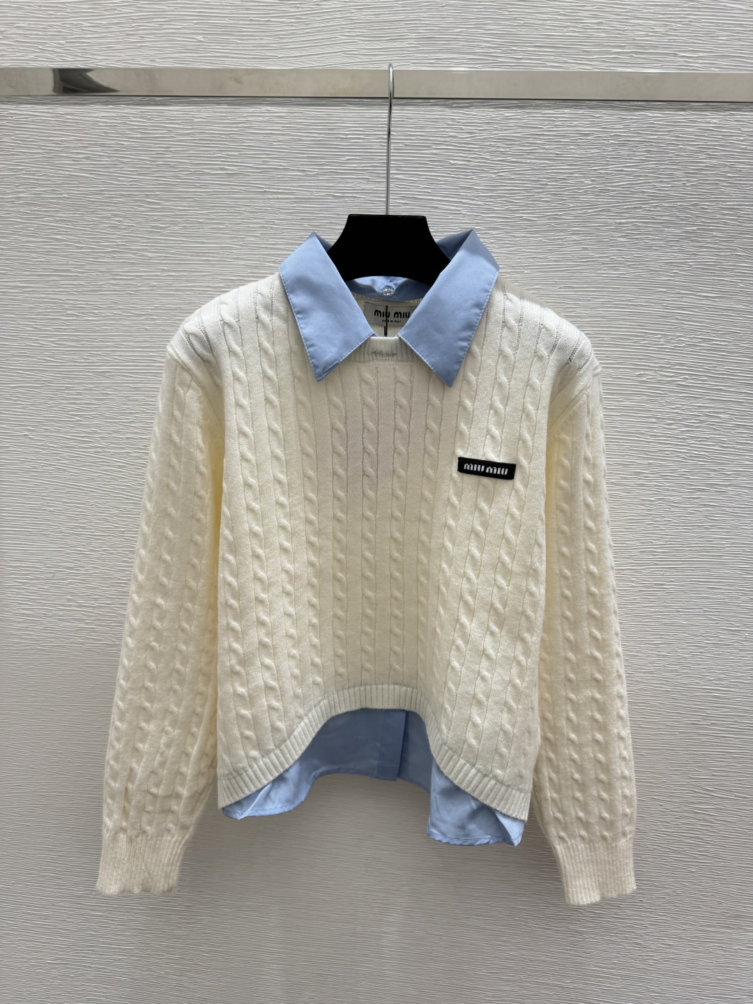 🆕M家🆕  早秋新款  撞色翻领针织长袖 颜色：白色 灰色 尺码：36.38.40