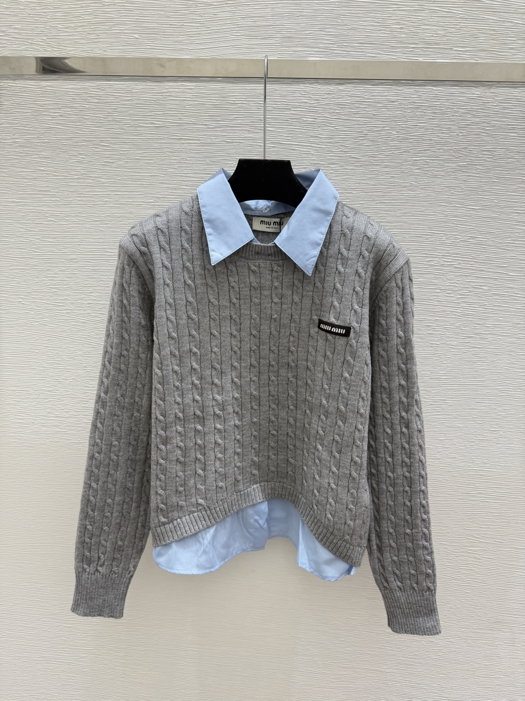 🆕M家🆕  早秋新款  撞色翻领针织长袖 颜色：白色 灰色 尺码：36.38.40