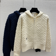 🆕D家🆕 早秋新款 纯色连帽针织长袖开衫 颜色:杏色 宝蓝 尺码:36.38.40 🆕D家🆕 早秋新款 纯色连帽针织长袖开衫 颜色:杏色 宝蓝 尺码:36.38.40