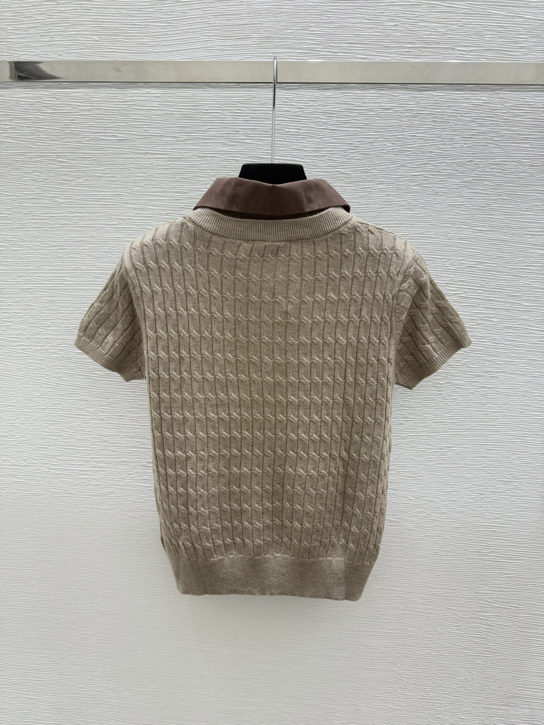 🆕M家🆕  早秋新款  撞色翻领针织短袖 颜色：咖啡 尺码：36.38.40      