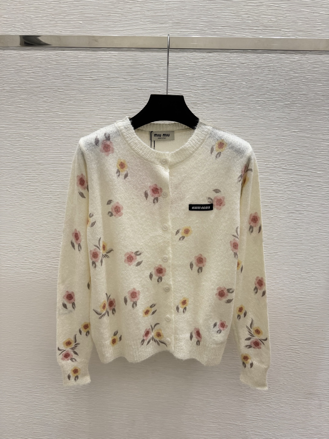 🆕M家🆕  早秋新款  撞色花卉圆领针织长袖开衫 颜色：白色 蓝色 尺码：36.38.40      