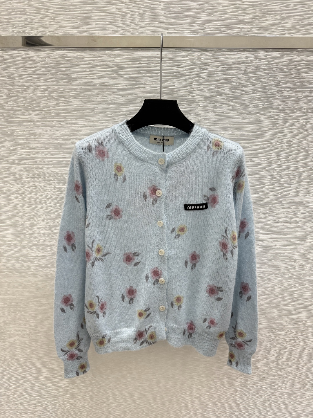 🆕M家🆕  早秋新款  撞色花卉圆领针织长袖开衫 颜色：白色 蓝色 尺码：36.38.40      