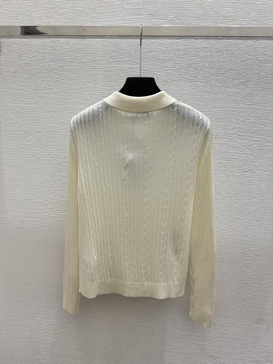 🆕D家🆕  早秋新款  撞色条纹披肩翻领针织长袖 颜色：杏色 宝蓝 尺码：36.38.40      