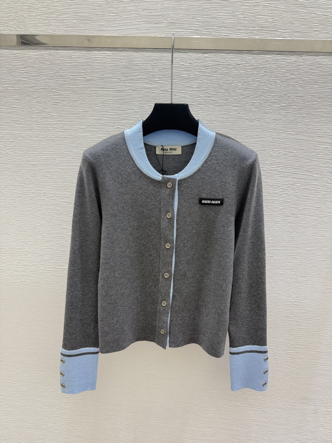 🆕M家🆕  早秋新款  撞色简约圆领针织长袖开衫 颜色：灰色 咖啡 宝蓝 尺码：36.38.40      