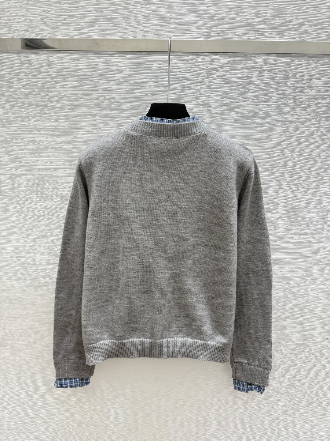 🆕CH家🆕  早秋新款  撞色假两件针织长袖开衫 颜色：灰色 宝蓝 尺码：36.38.40      