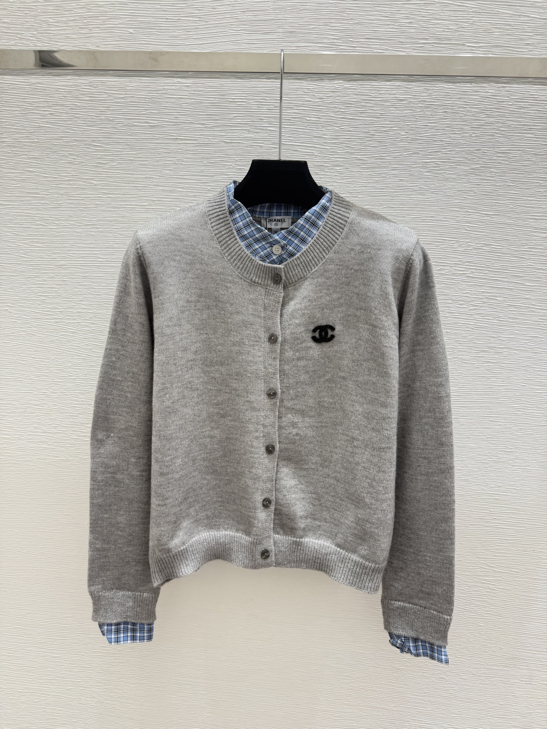 🆕CH家🆕  早秋新款  撞色假两件针织长袖开衫 颜色：灰色 宝蓝 尺码：36.38.40      