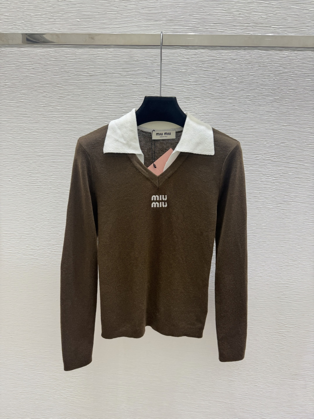 🆕M家🆕  早秋新款  撞色翻领针织长袖 颜色：杏色 咖啡 尺码：36.38.40      
