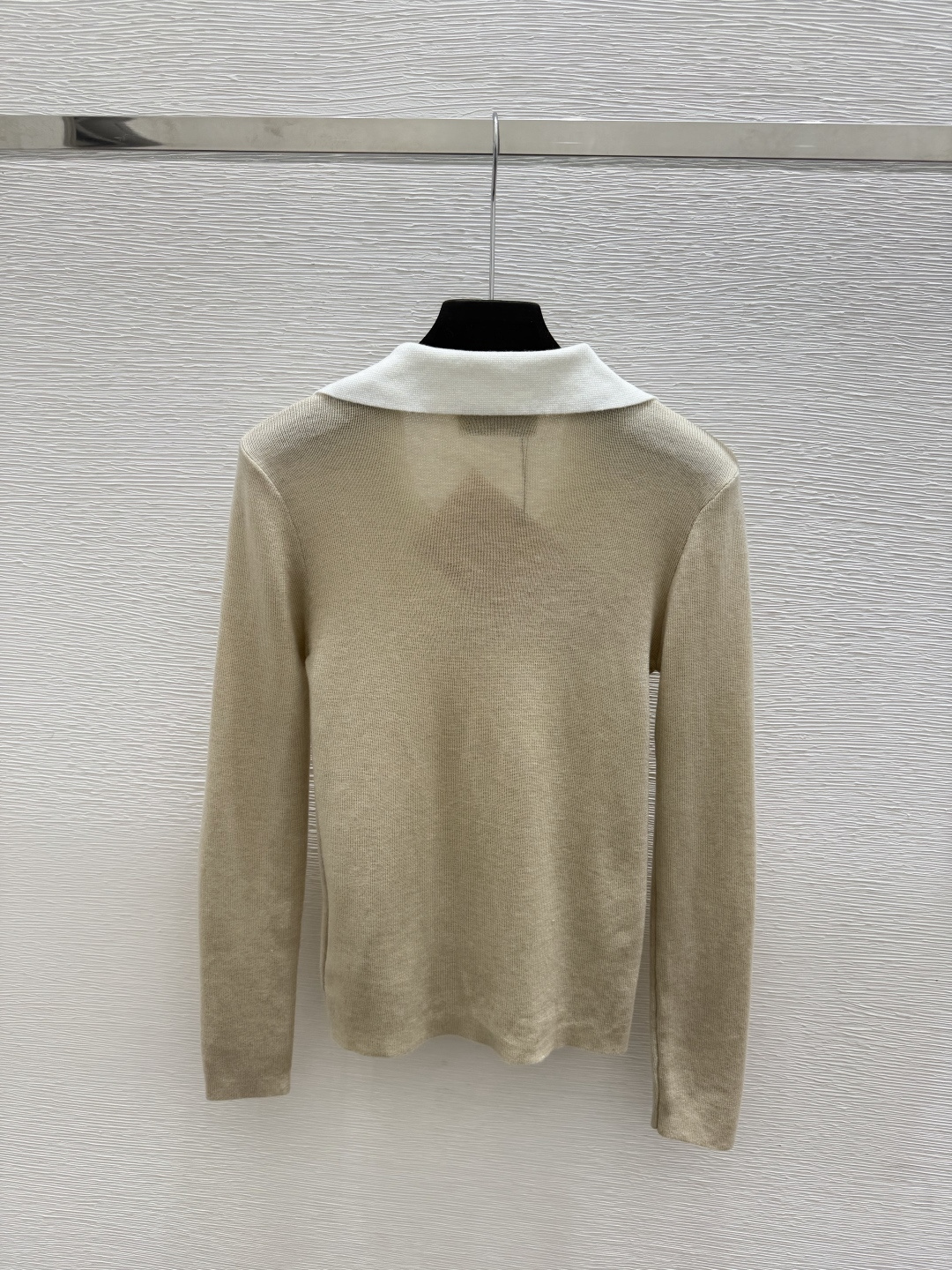 🆕M家🆕  早秋新款  撞色翻领针织长袖 颜色：杏色 咖啡 尺码：36.38.40      