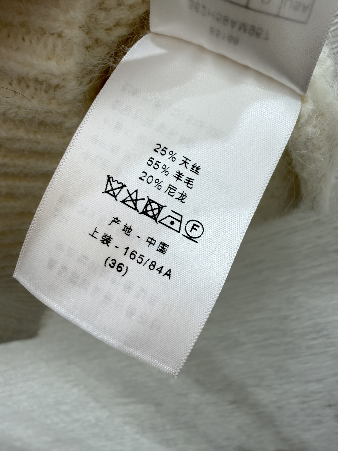 🆕D家🆕  早秋新款  撞色花卉圆领针织背心 颜色：白色 宝蓝 尺码：36.38.40      