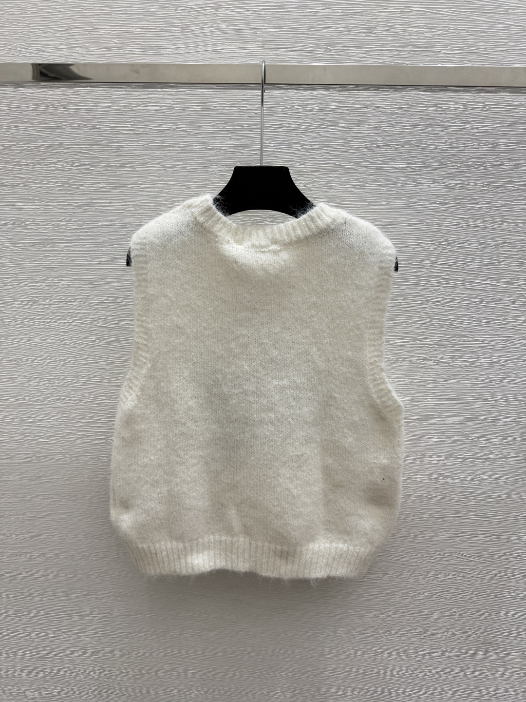 🆕D家🆕  早秋新款  撞色花卉圆领针织背心 颜色：白色 宝蓝 尺码：36.38.40      
