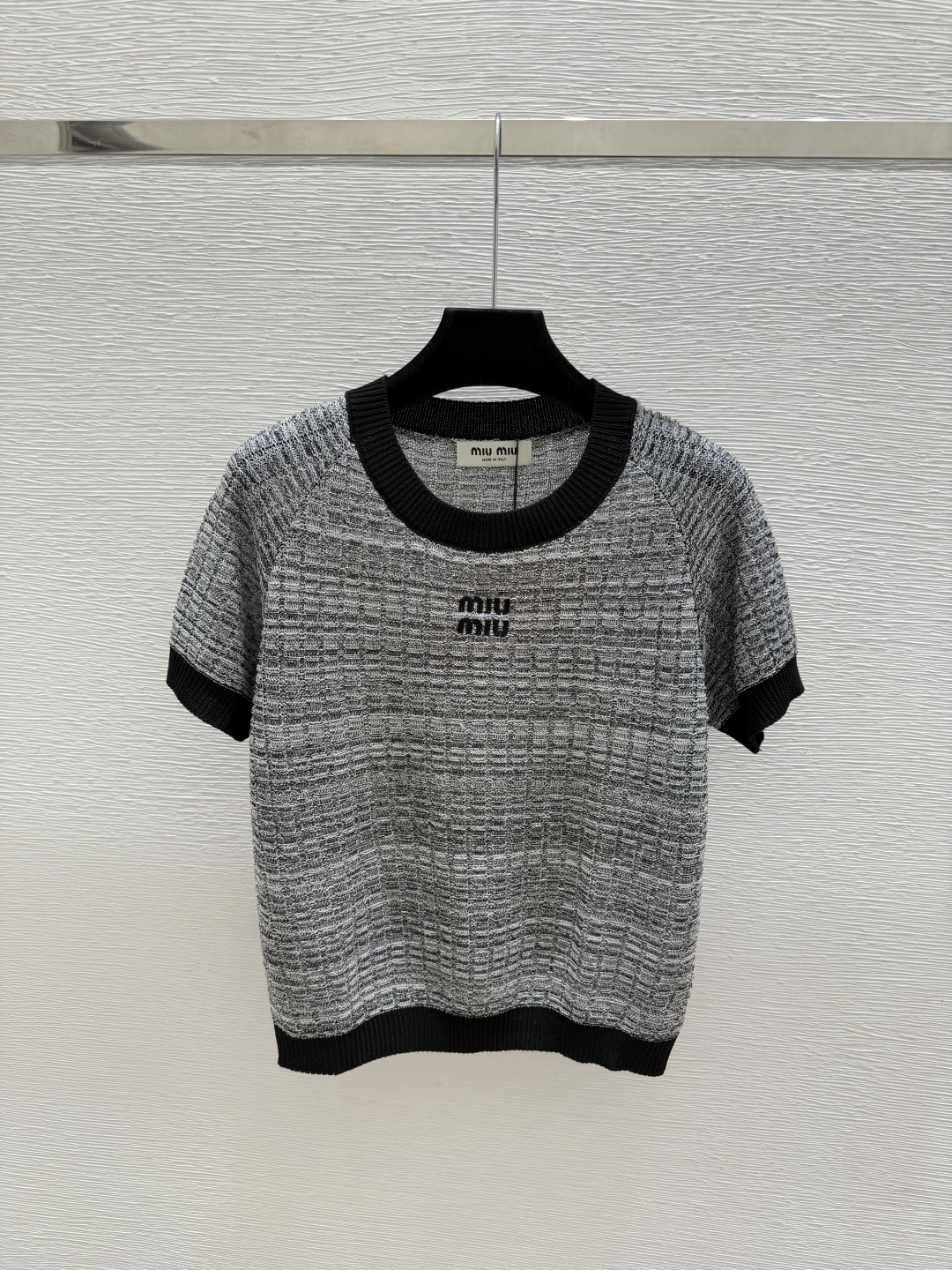 🆕CH家🆕  早秋新款  撞色简约圆领针织短袖 颜色：蓝色 黑色 尺码：36.38.40      