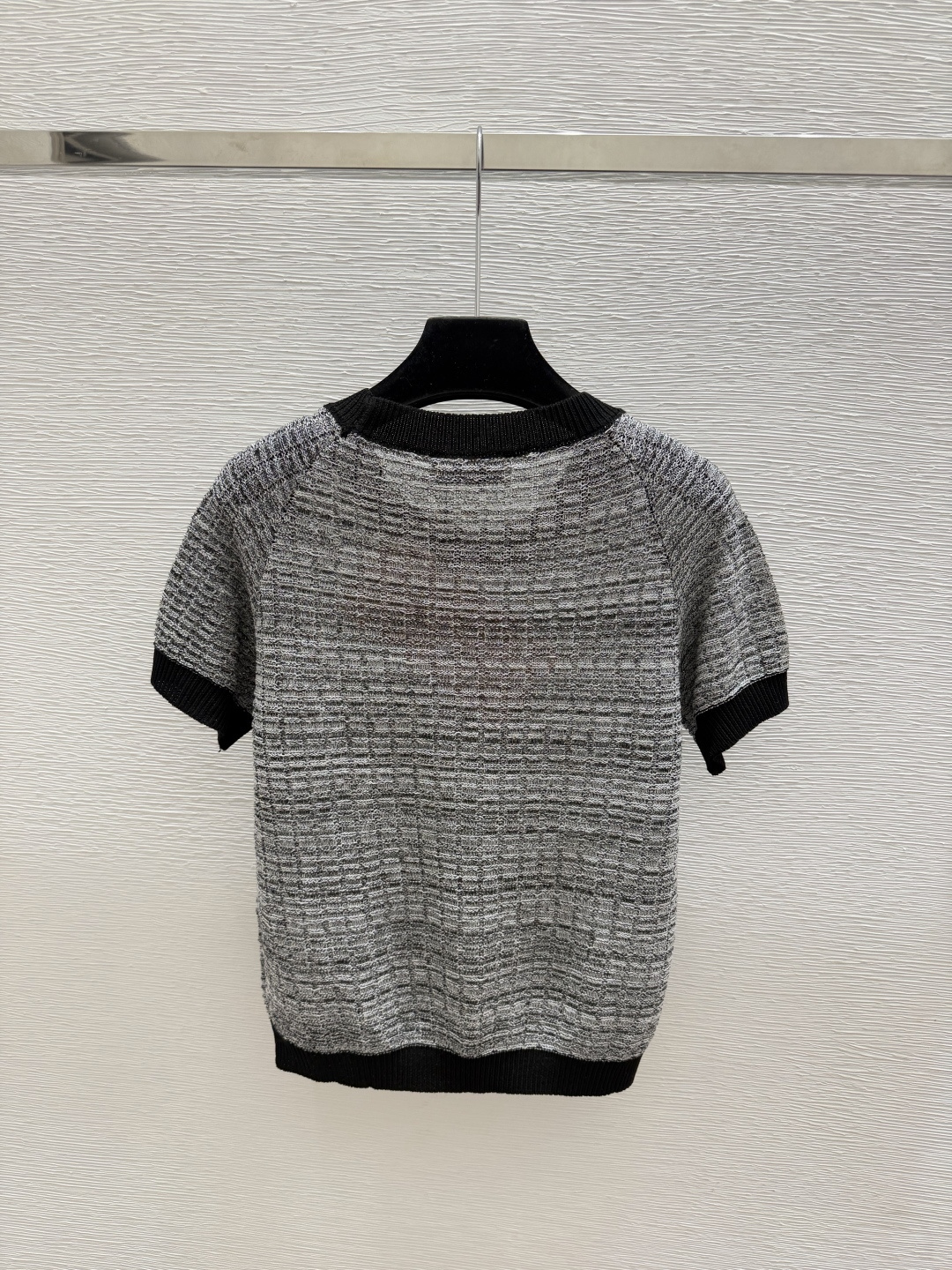 🆕CH家🆕  早秋新款  撞色简约圆领针织短袖 颜色：蓝色 黑色 尺码：36.38.40      