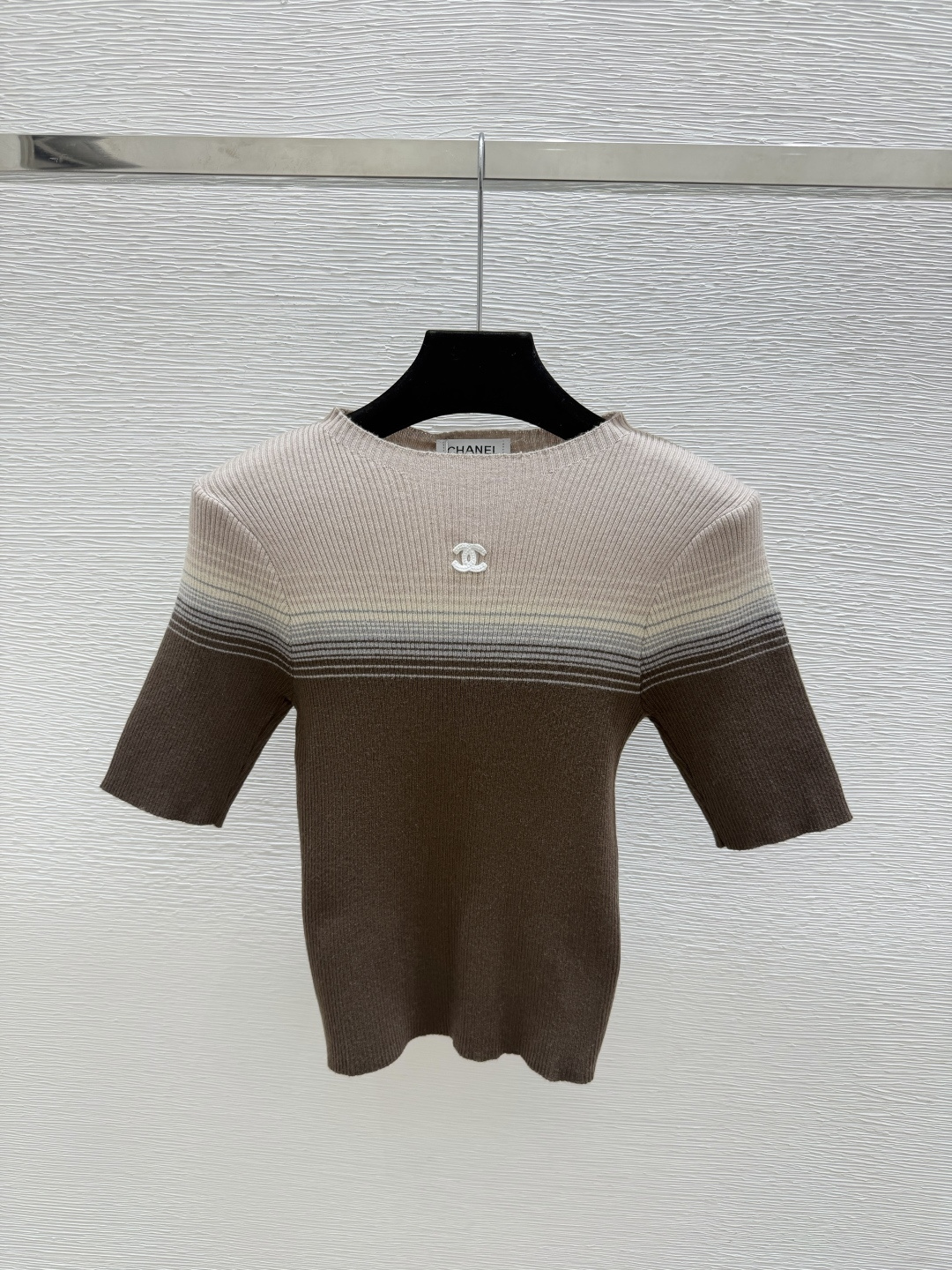 🆕CH家🆕  早秋新款  撞色条纹针织短袖 颜色：咖啡 黑色 尺码：36.38.40      