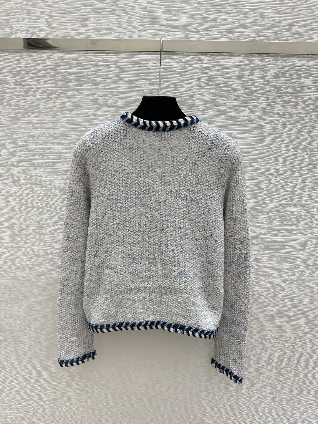 🆕CH家🆕  早秋新款  撞色简约圆领针织长袖开衫 颜色：蓝色 尺码：36.38.40      