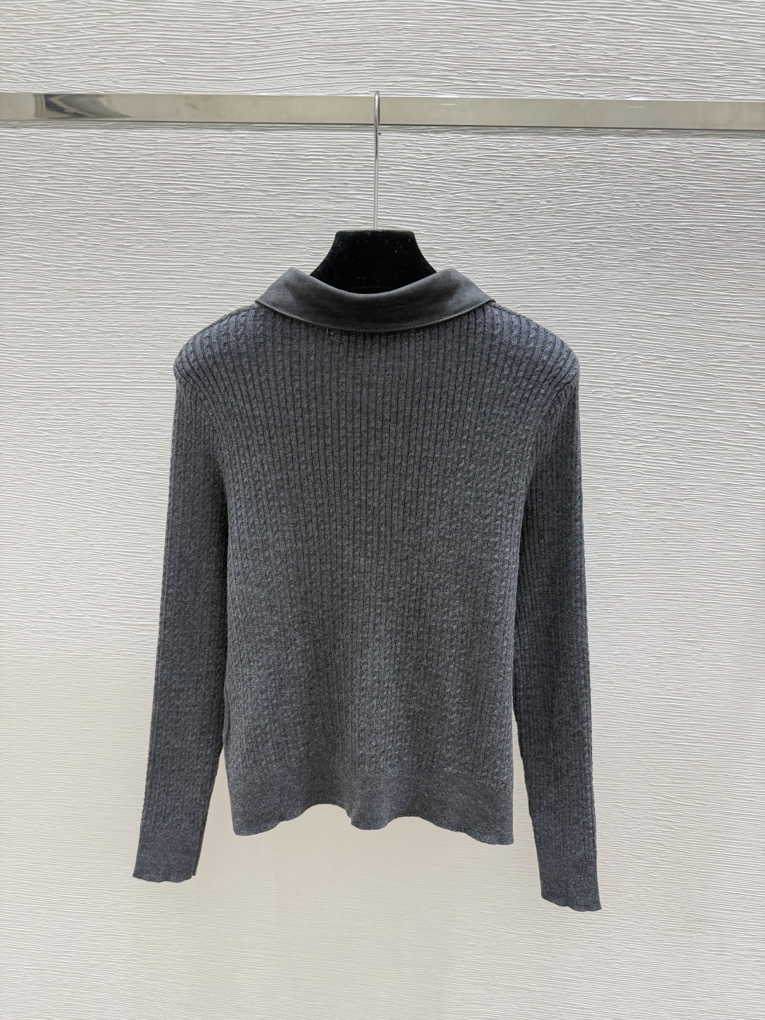 🆕CH家🆕  早秋新款  纯色翻领针织长袖开衫 颜色：杏色 灰色 尺码：36.38.40      